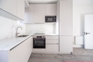 Savernake Road South End Green